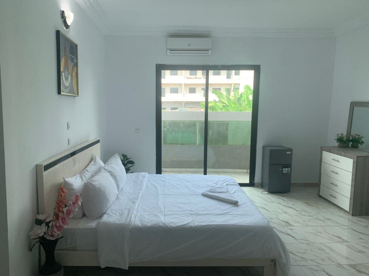Une chambre ouverte sur la ville